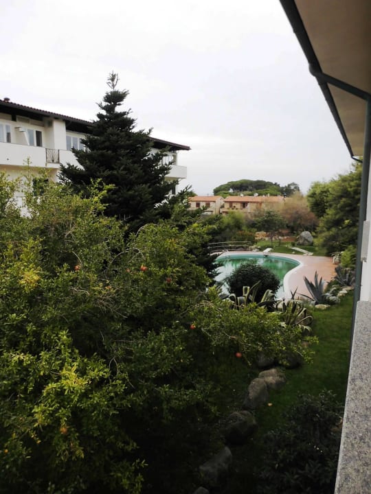  .... zum Pool Hotel Tamerici