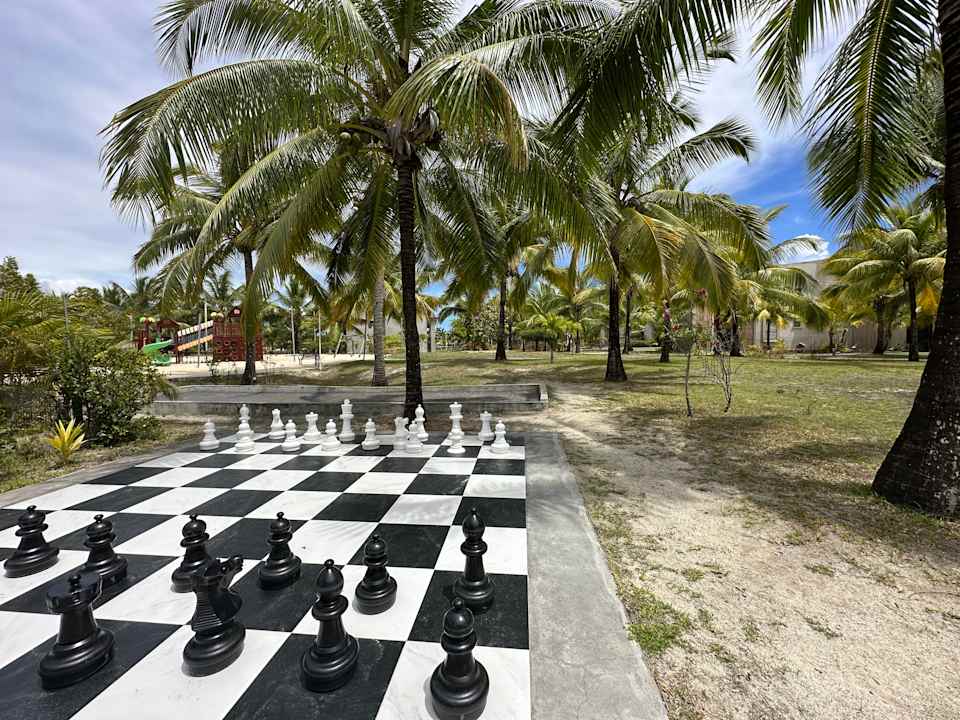 Gartenanlage Crystals Beach Resort Belle Mare, a member of Radisson Individuals