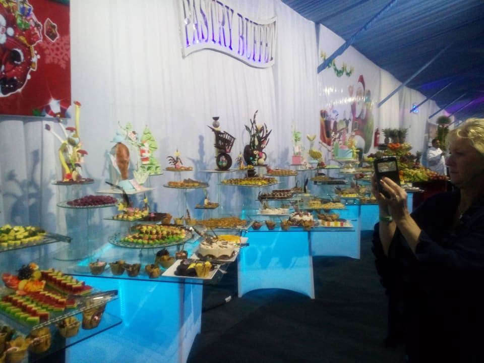 Galadinner im Alf Pickalbatros Alf Leila Wa Leila Resort - Neverland Hurghada