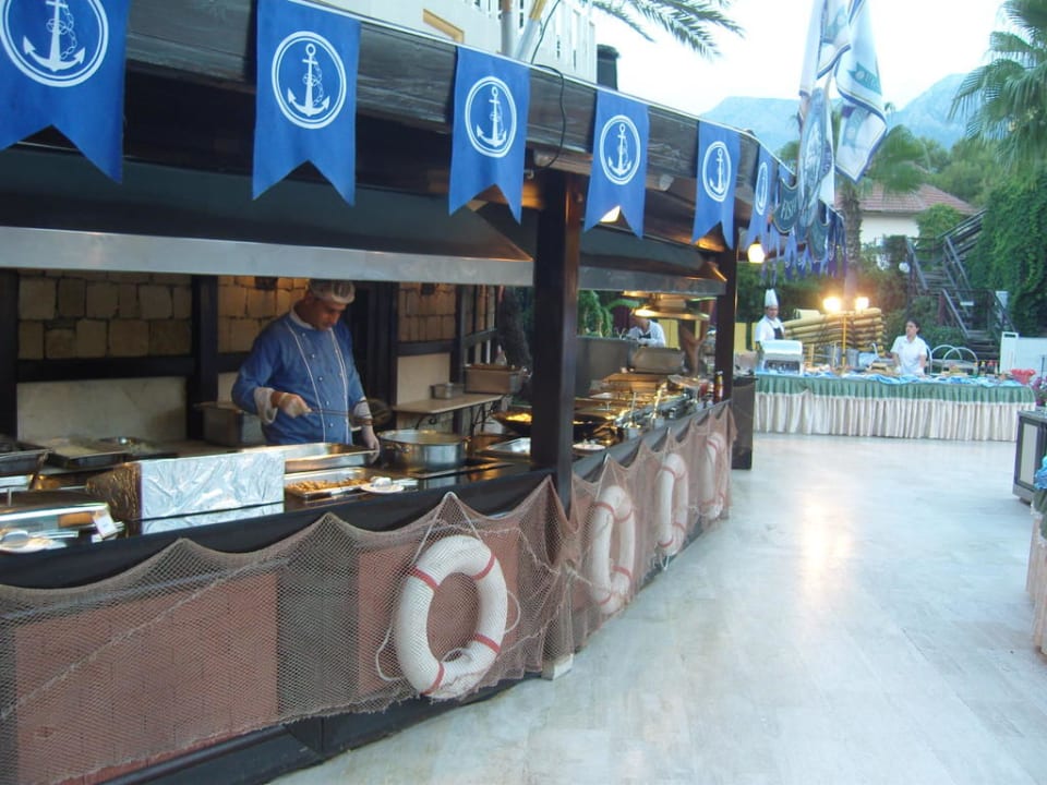 Abendbuffet Club Boran Mare Beach