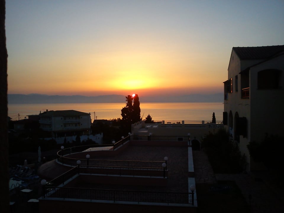 Sonnenaufgang CORFU PELAGOS HOTEL