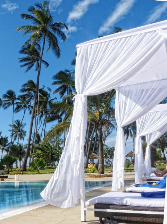 Betten am Pool TUI Blue Bahari Zanzibar