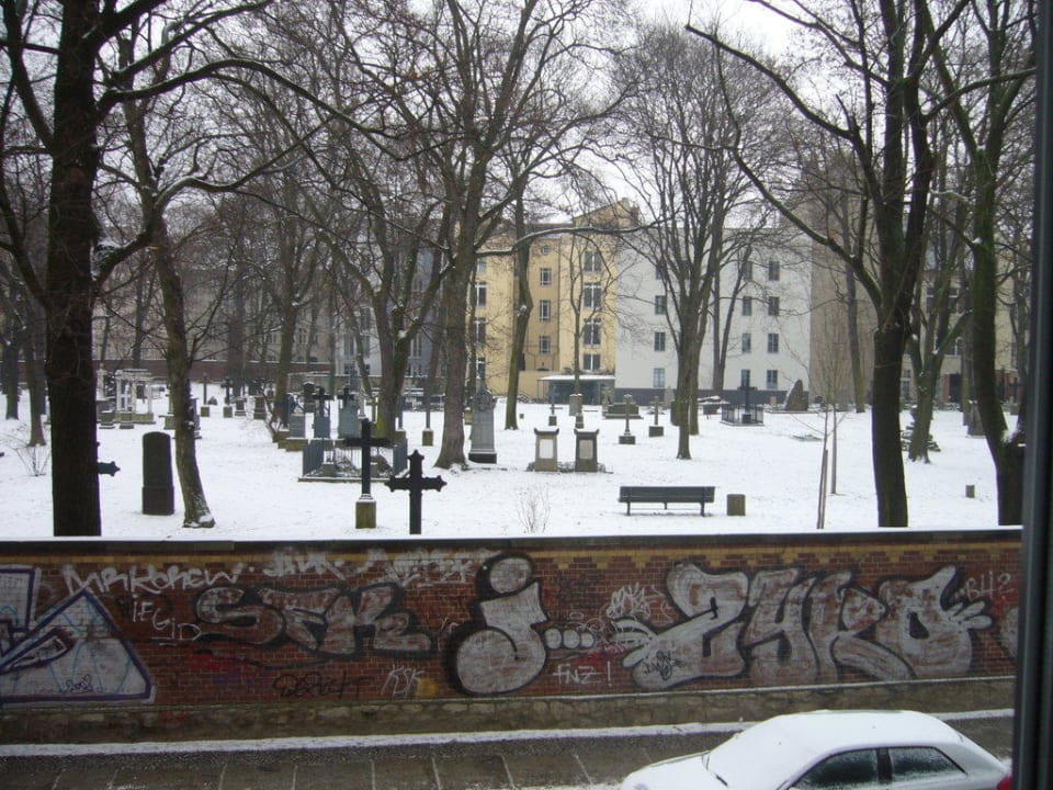 Garnisonsfriedhof Hotel AMANO