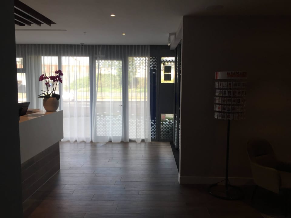 Eingangsbereich Hampton by Hilton Amsterdam Centre East