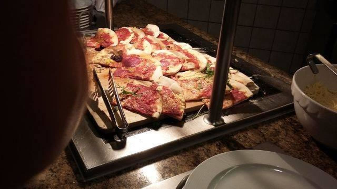 Frische Pizza Aldiana Club Schlanitzen Alm
