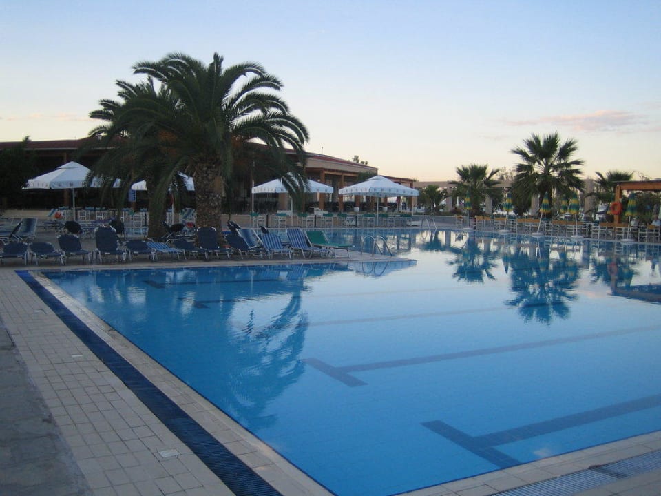Poolanlage alltoura Club Hotel Poseidon Palace