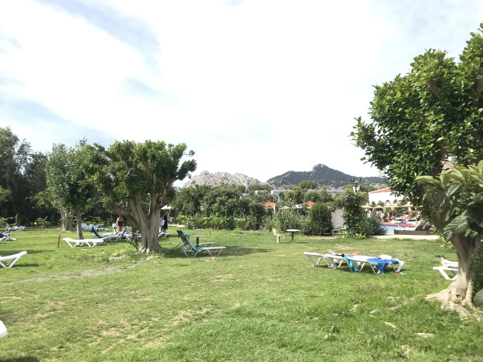 Gartenanlage Irene Palace Beach Resort Club alltoura