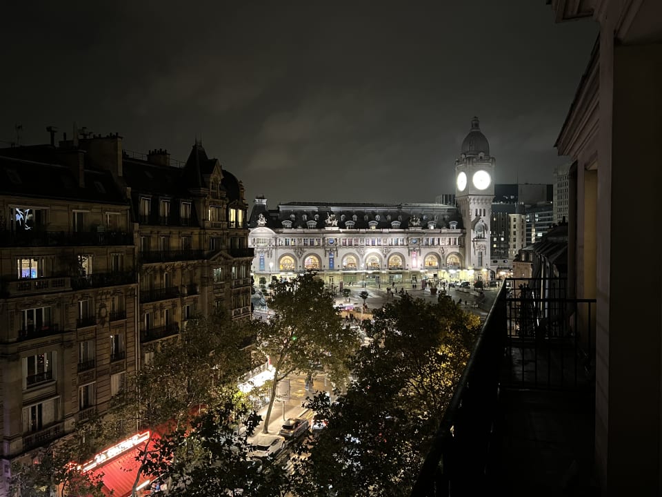 Ausblick Hotel Camille Paris Tapestry Collection by Hilton