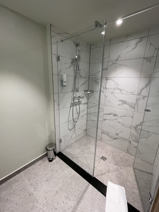 Zimmer Leonardo Hotel Hamburg Altona