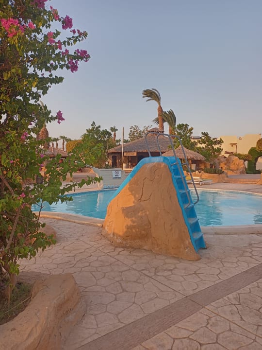 Pool Lotus Bay Beach Resort