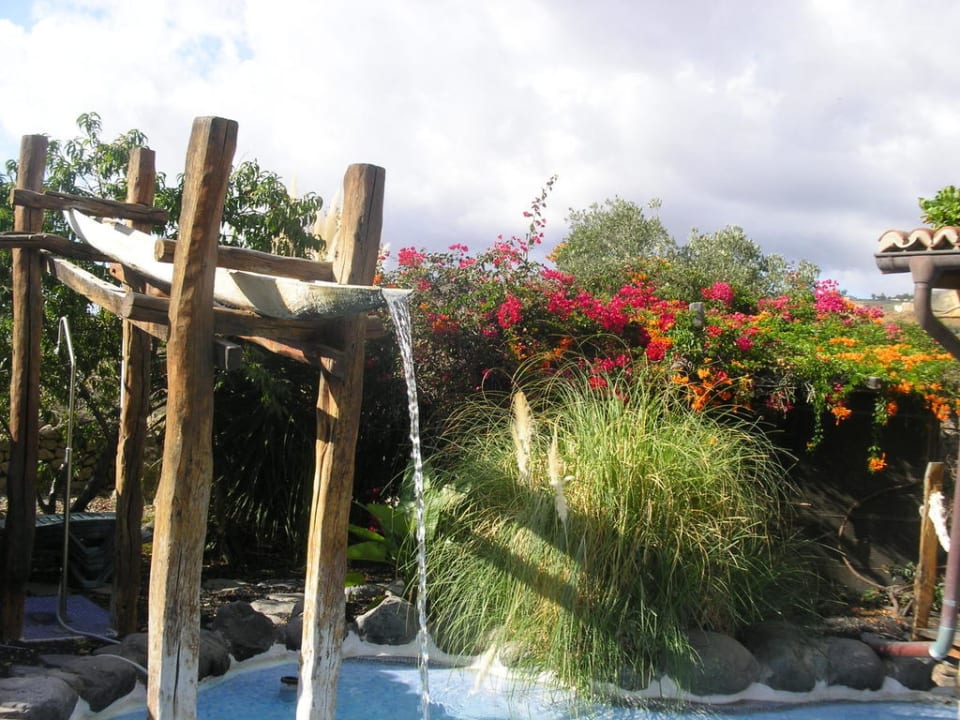 Kleiner Wasserfall beim Pool Finca Paraiso