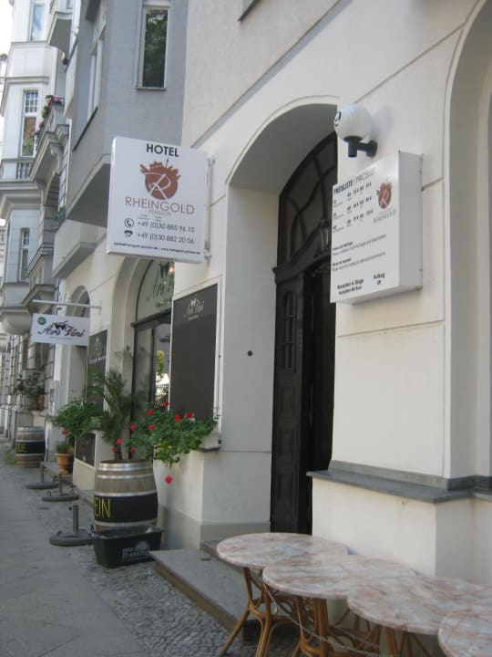 Eingang Hotel Pension Rheingold