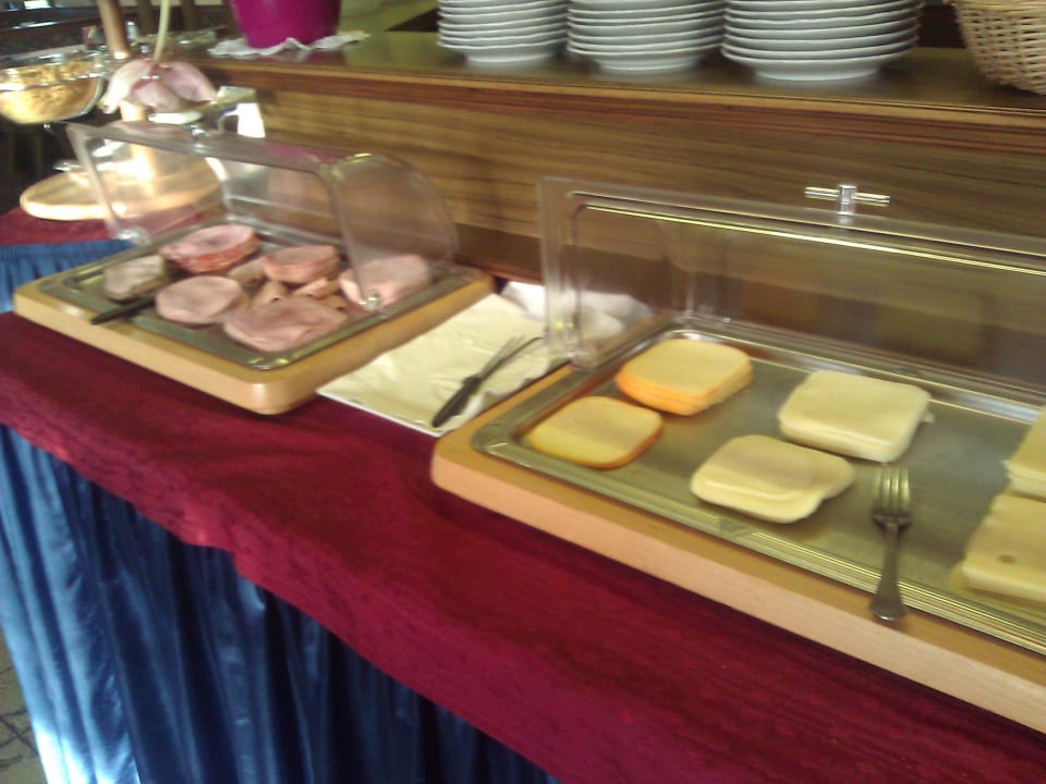 Frühstücksbuffet, jeden Tag gleich Hotel Lorenzihof