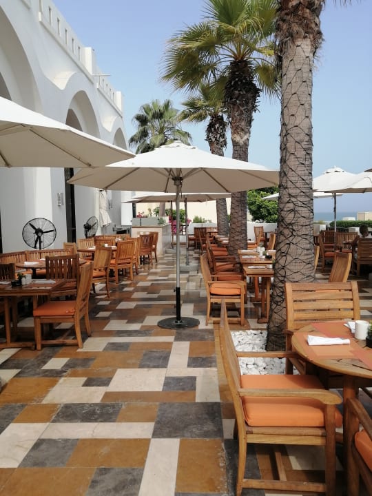 Gastro The Cove Rotana Resort