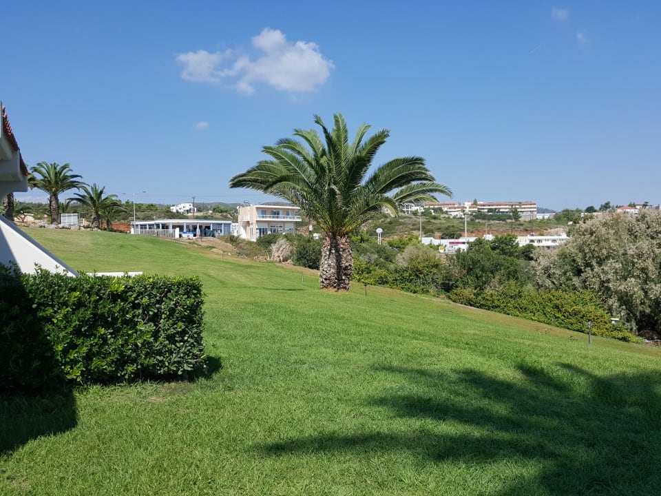 Blick vom Gartensitzplatz Zimmer Rodos Princess Beach Hotel & Spa