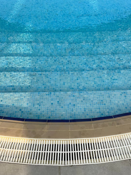 Pool W Abu Dhabi - Yas Island