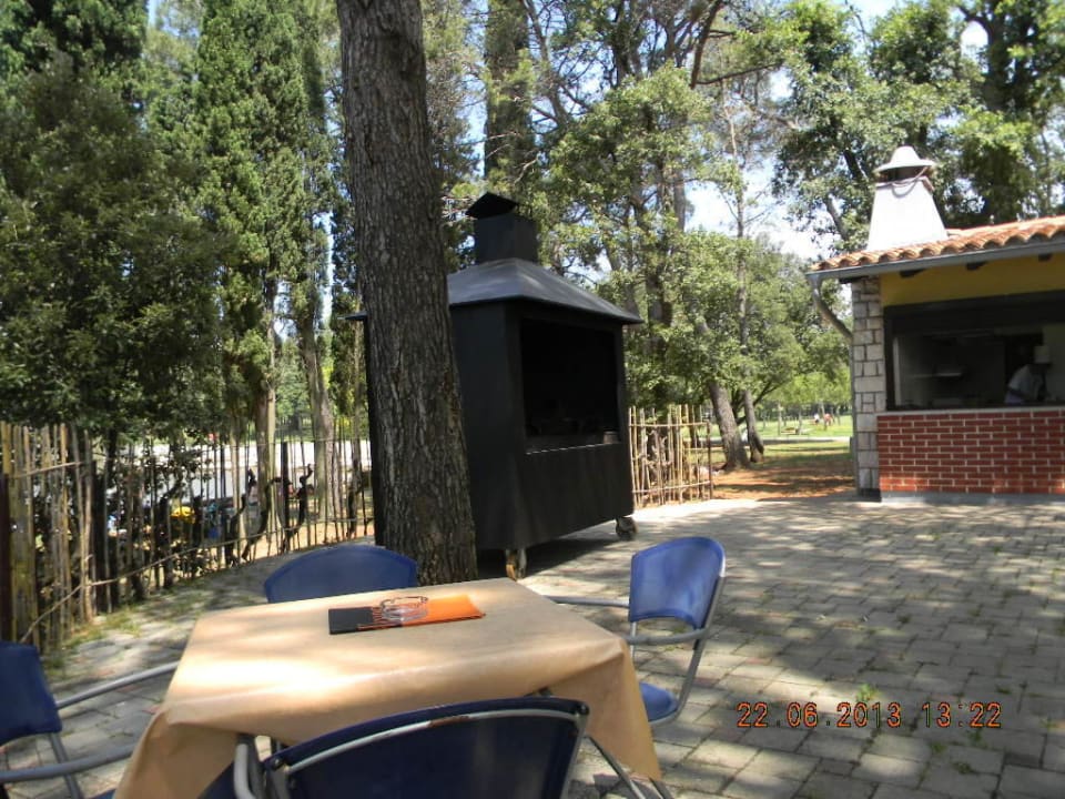 Strandbar wo man besser nicht essen geht Hotel Garden Istra Plava Laguna