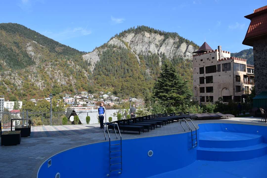 Der Pool des Hotels Hotel & Spa Borjomi Palace