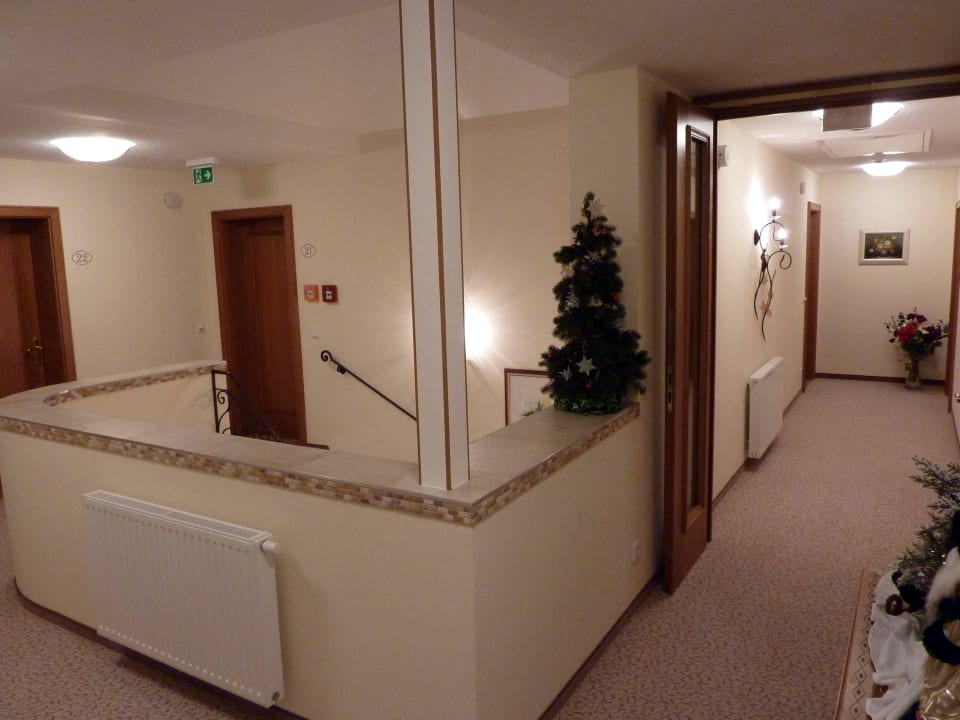 Geschmackvolle Dekoration 2. Stk Pension Schlömmer