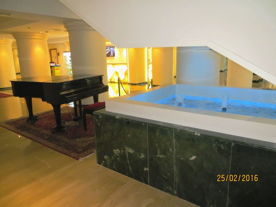 Aufenthaltsbereich im EG CM Castell de Mar