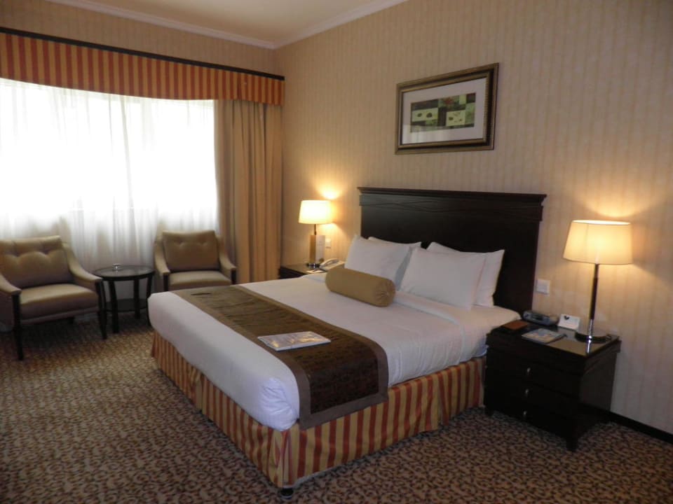 Bett Lotus Retreat Hotel