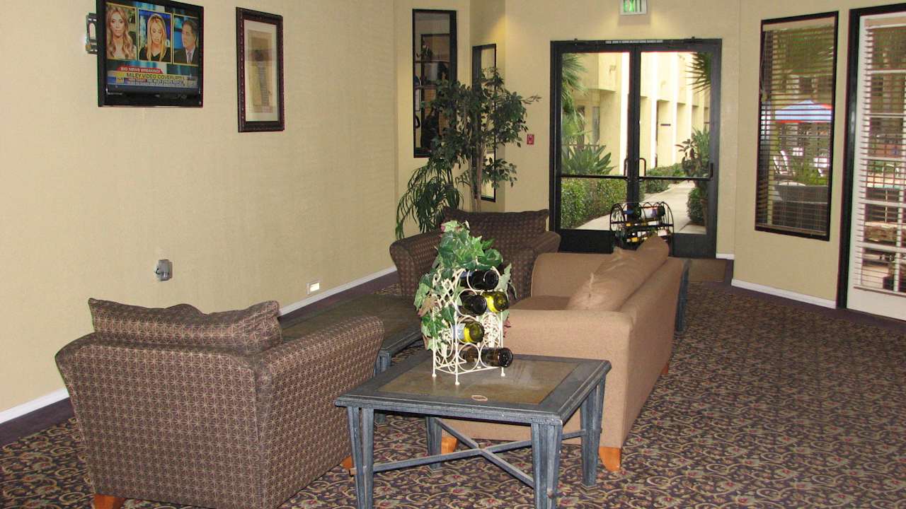 Lobby Hotel d’Lins Ontario Airport