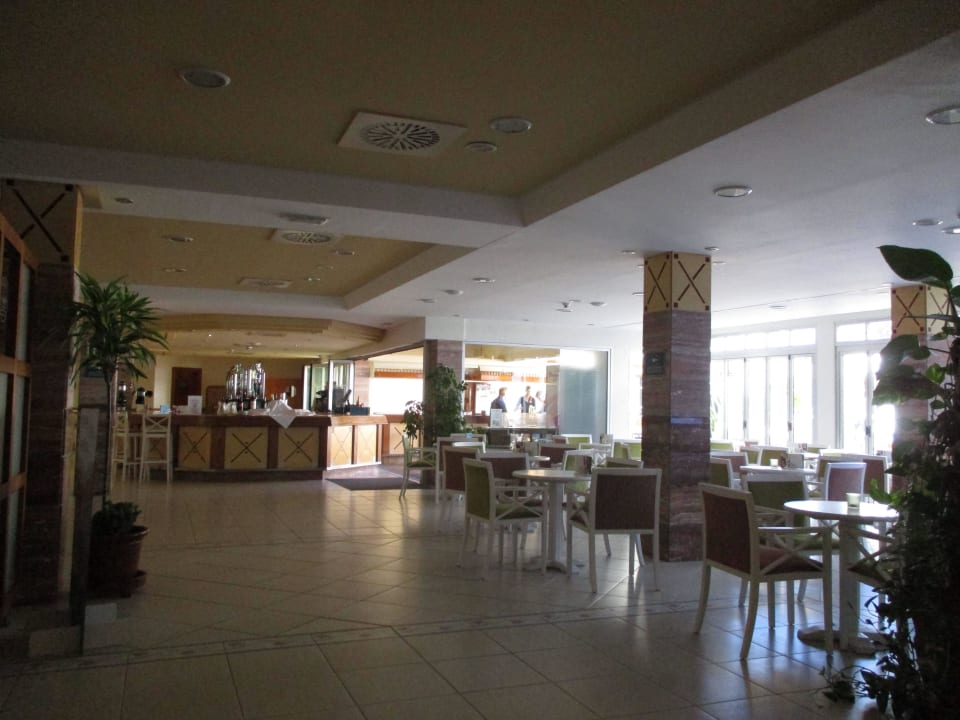 Großer Bar & Cafeteria Bereich allsun Hotel Cristóbal Colón