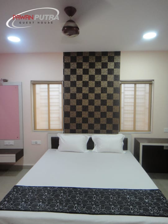 Deluxe Room Pawan Putra Guest House
