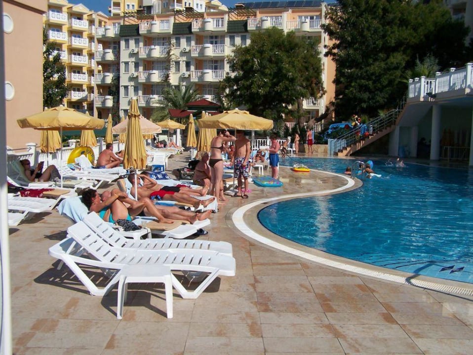 Hauptpool von der Bar aus gesehen Hotel Club Paradiso