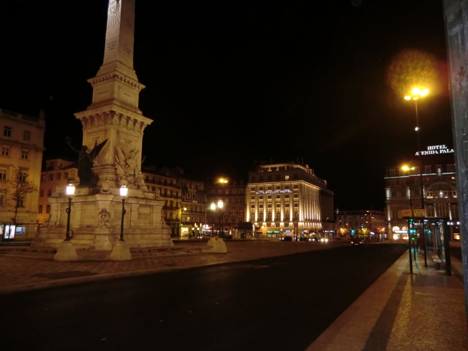 Hotel bei Nacht Hotel Altis Avenida