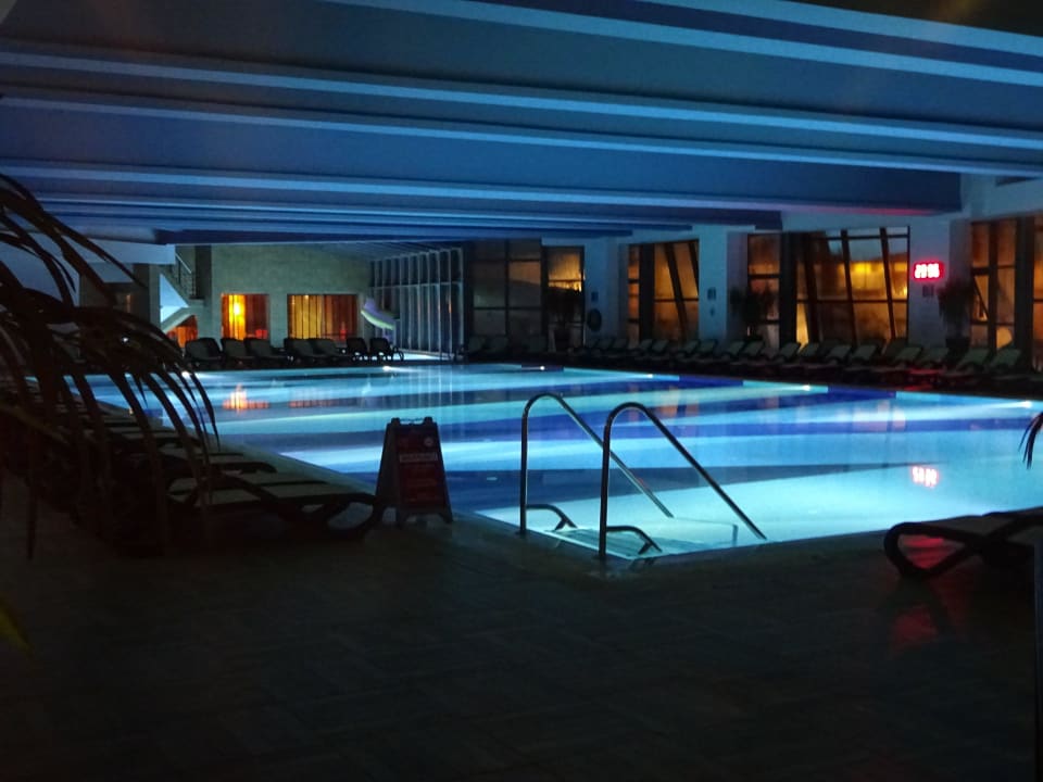 Hallenbad Limak Lara Deluxe Hotel & Resort