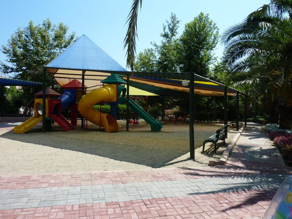Schattiger Kinderspielplatz VONRESORT Golden Beach