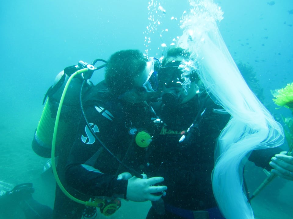 Unterwasserhochzeit Alam Anda Ocean Front Resort & Spa