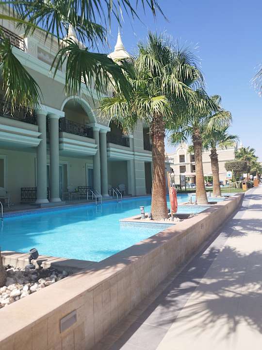 Pool Titanic Royal