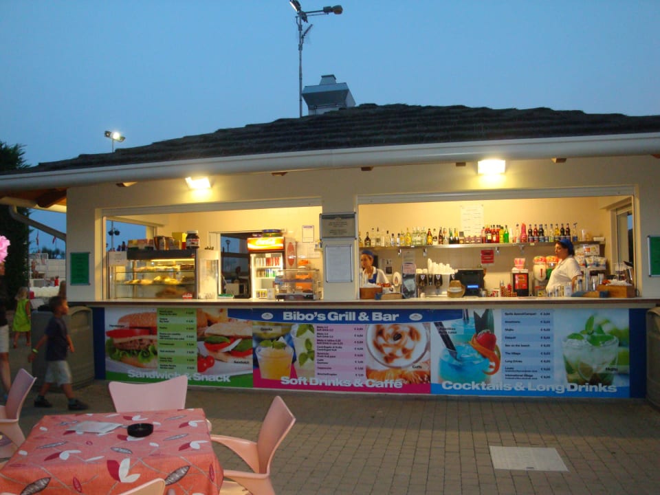 "PoolBar" Villaggio Turistico Internationale (Bibione) • HolidayCheck Italien)