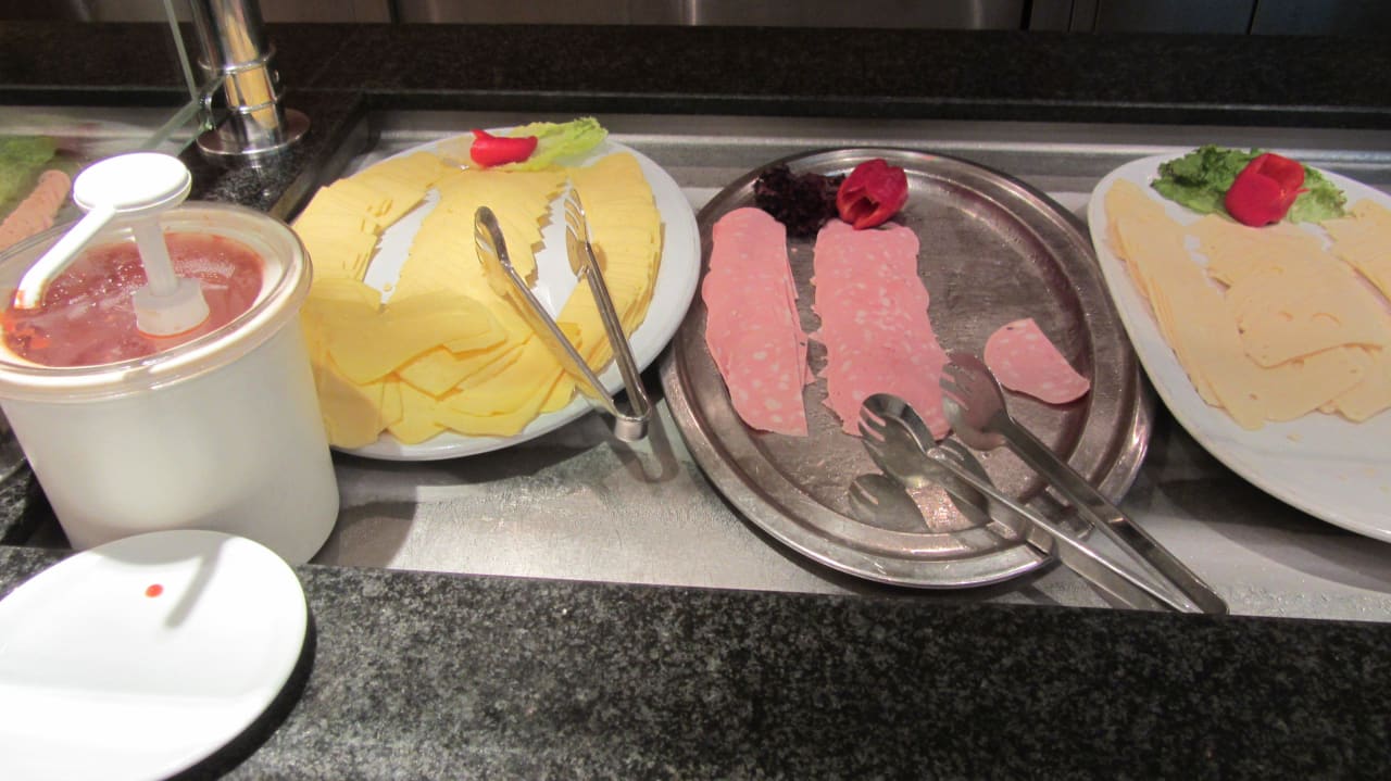 Frühstücksbuffet Hauptrestaurant Mitsis Rinela