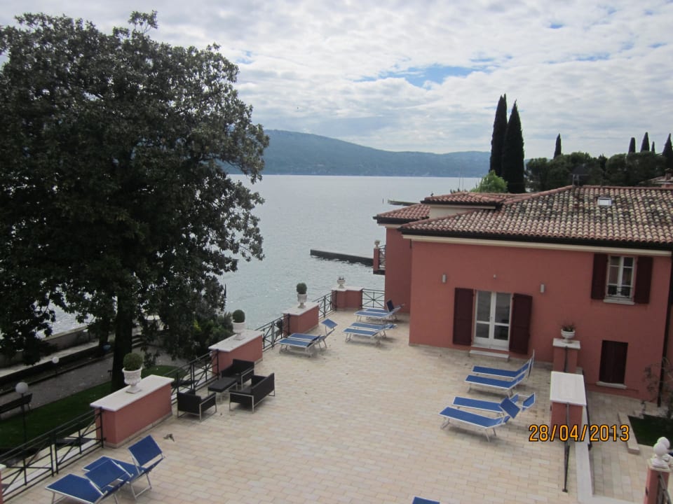 Terrasse direkt am See  Hotel Bogliaco