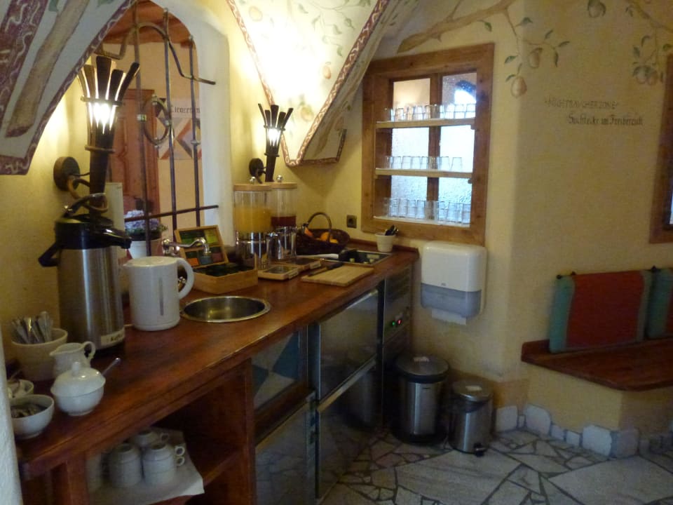 Getränke-Ecke im Saunabereich Vila Vita Burghotel Dinklage