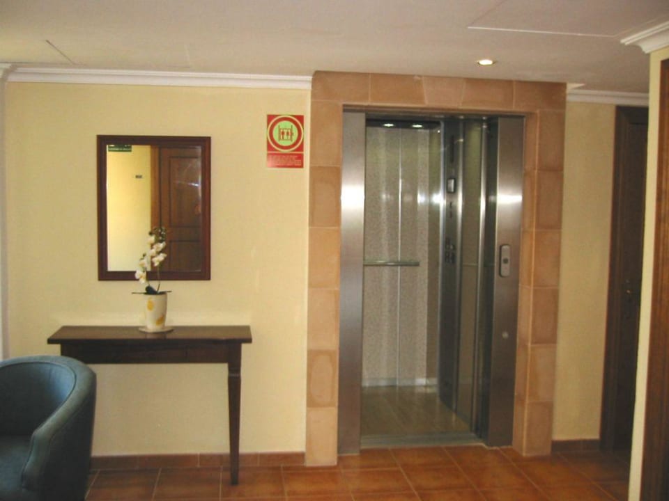 Aufzug auf der 3. Etage Hotel Moron Cala Ratjada Bell Port Hotel