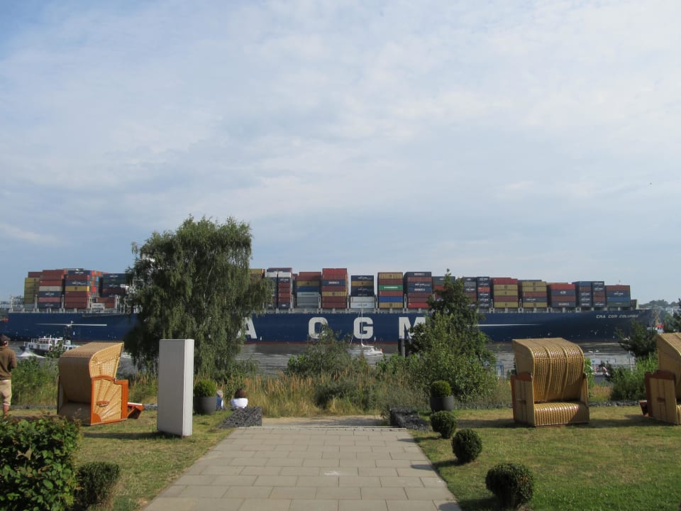 Zugang zum Anleger elaya hotel hamburg finkenwerder