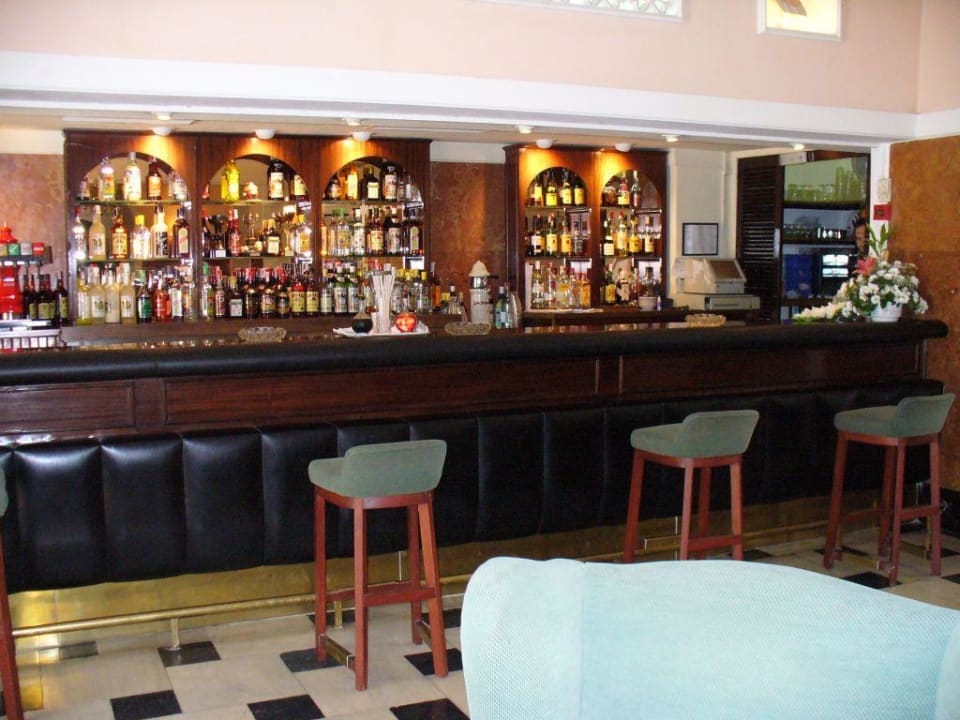 Bar Globales Reina Cristina