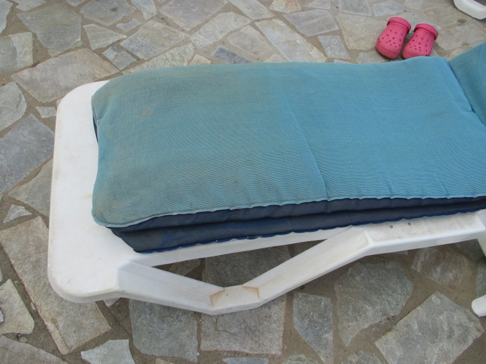 Liege und Auflage - alt und schmutzig Hotel Albatros