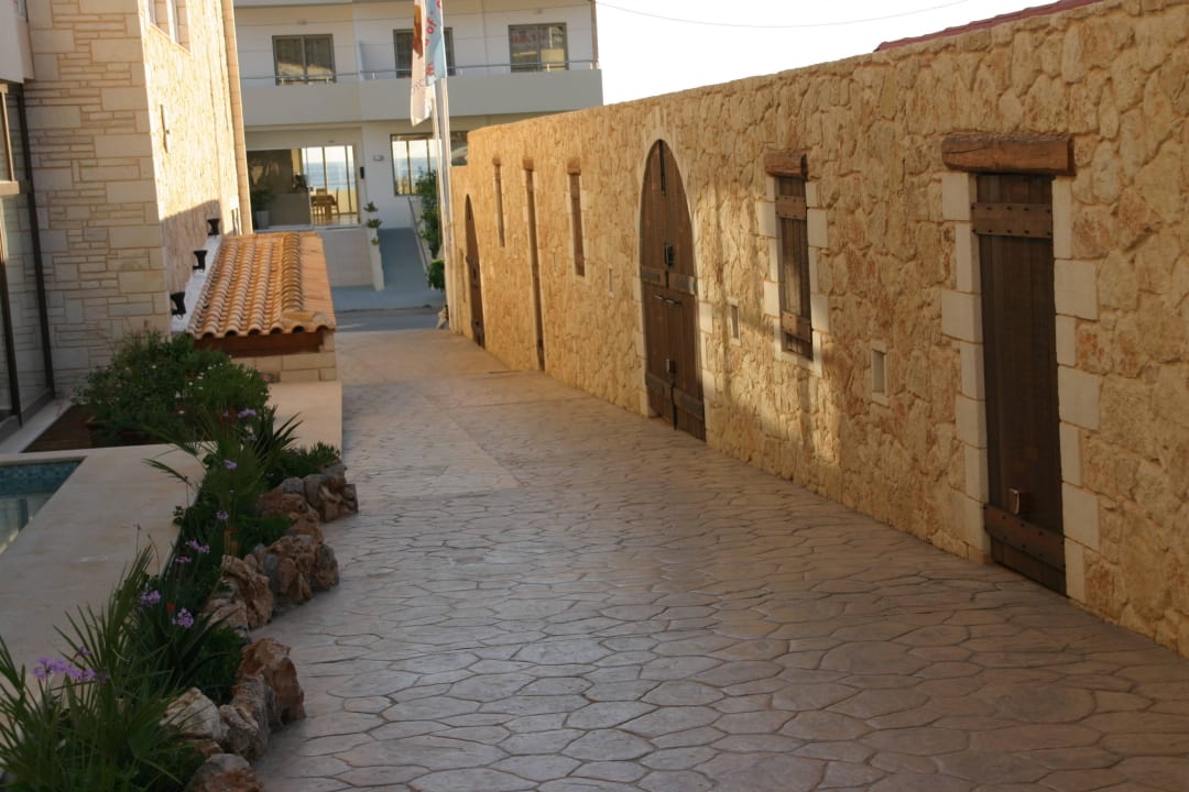 Weg zur Strasse und Strand Cactus Royal