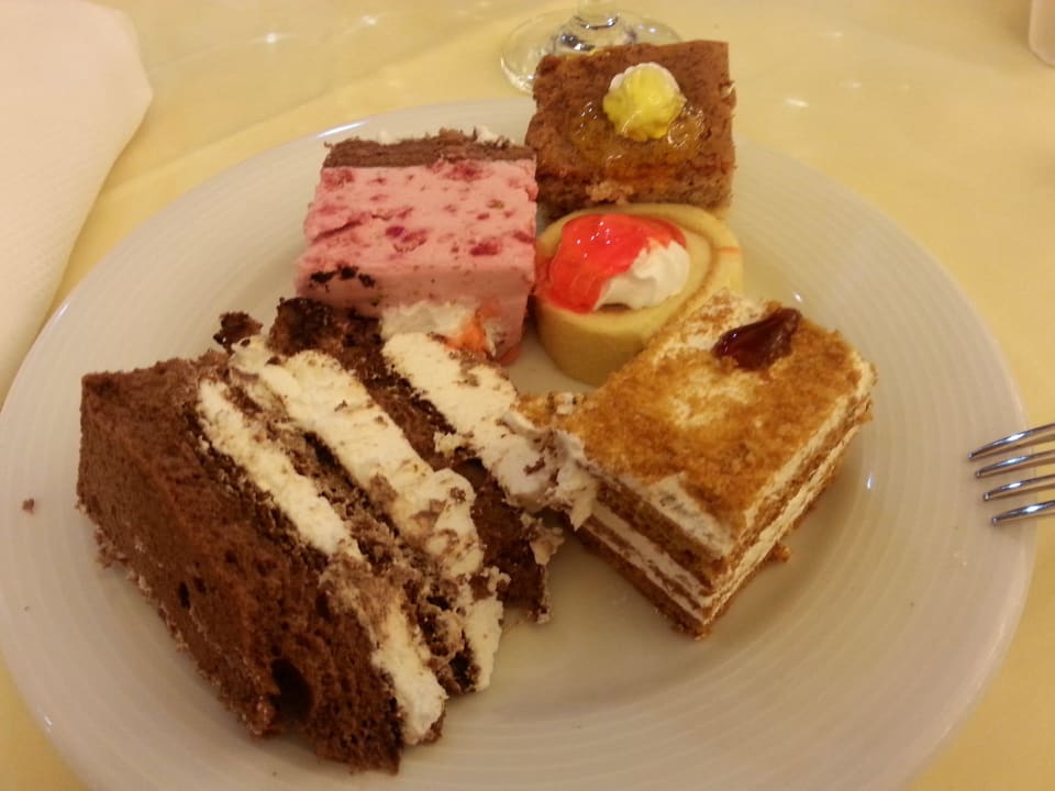 Mein Dessert Teller Salamis Bay Conti Resort Hotel & Casino