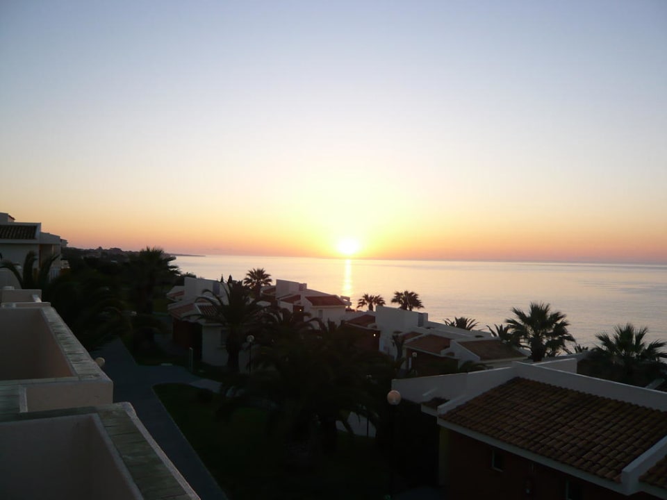 Sonnenaufgang vom Hotelzimmer aus blau punta reina