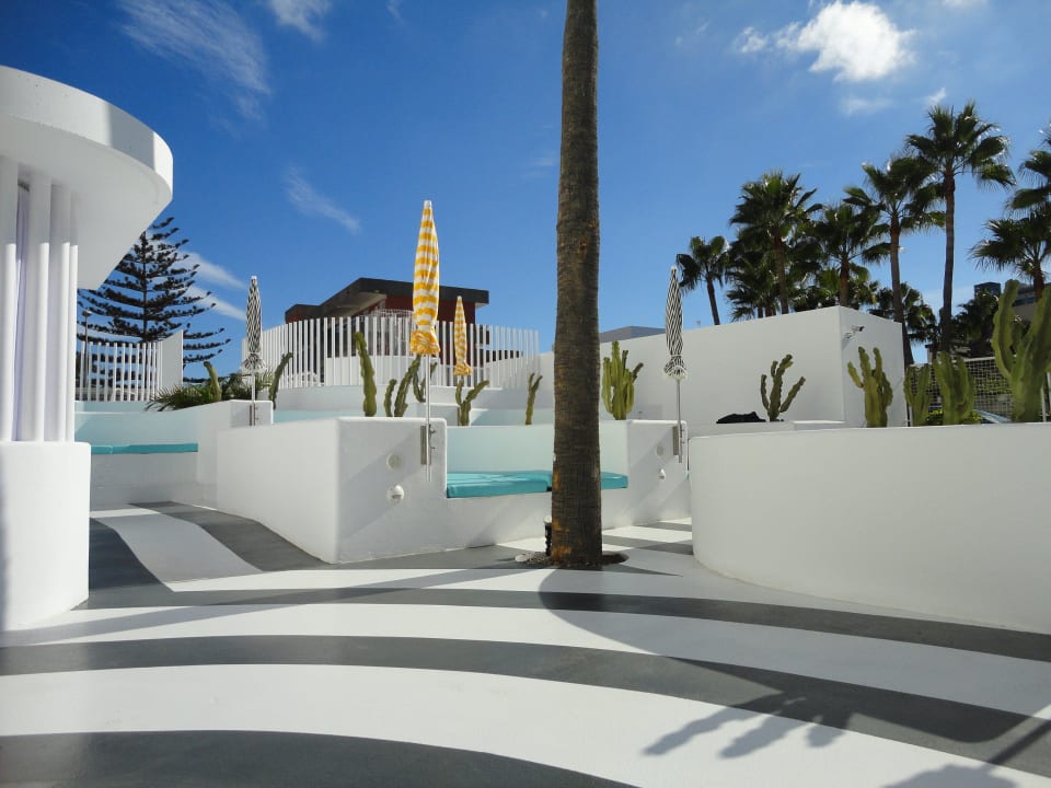 Pool  Hotel Gold by Marina