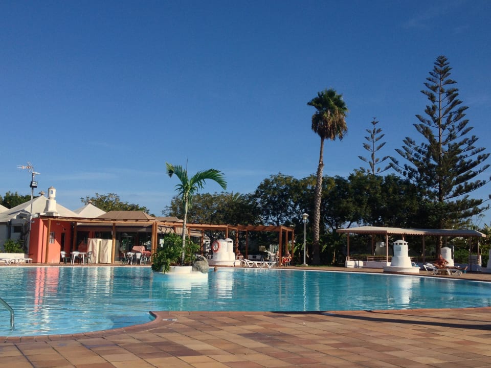 Lädt zum schwimmen ein Bungalows Cordial Sandy Golf