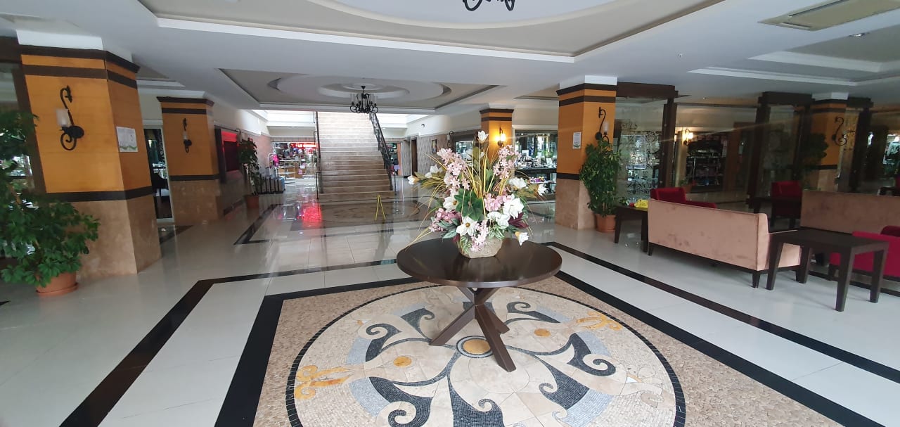 Lobby Can Garden Resort