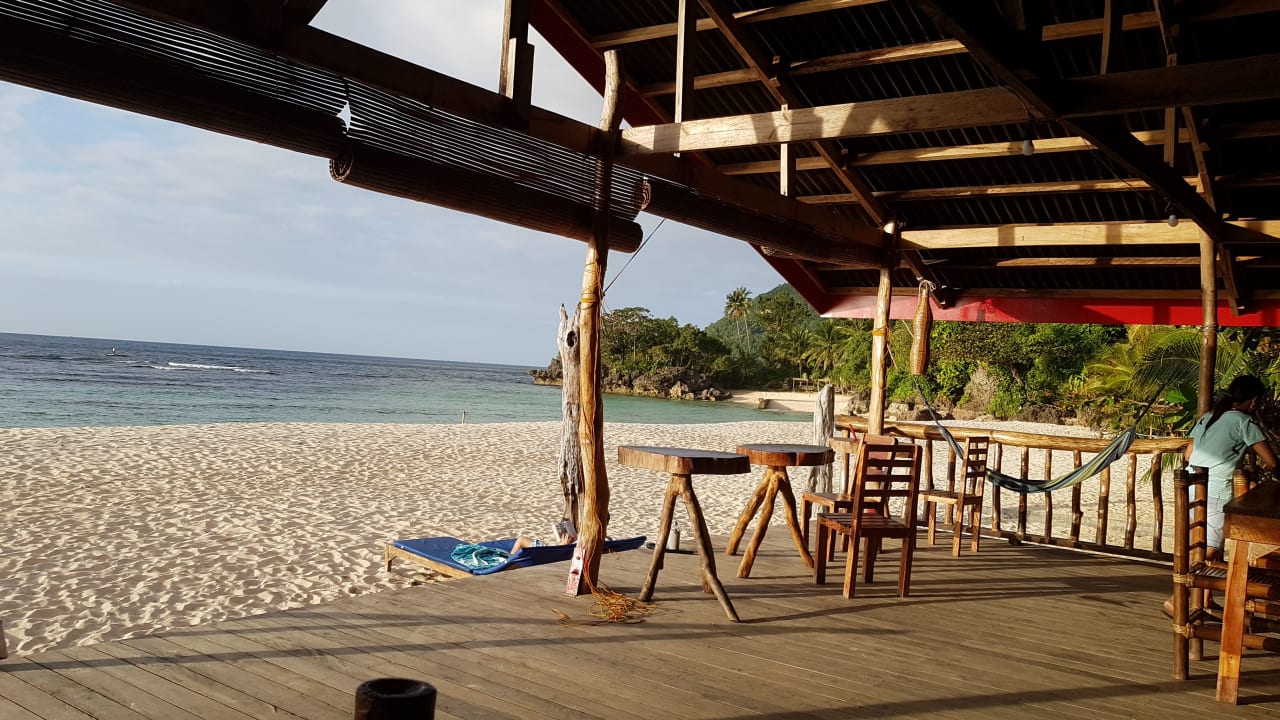 Strand White Beach Front and Cottages