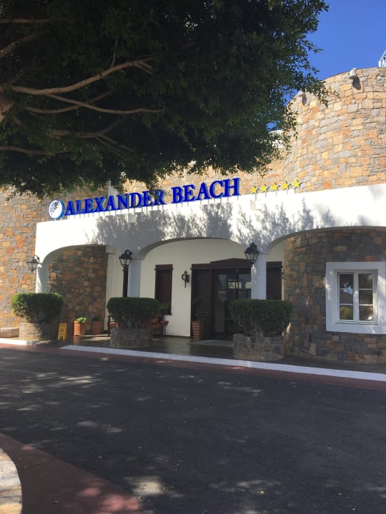 Außenansicht Alexander Beach Hotel & Village Resort